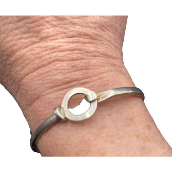 Sterling silver 925 Hook and Eye Bangle marked M - Picture 1 of 7